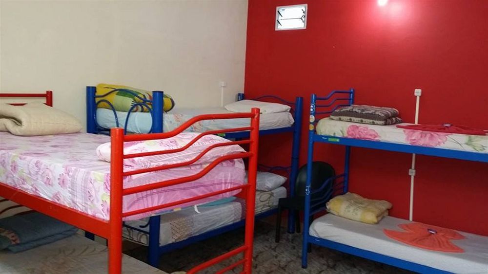 Residencial Noelia Hostel بويرتو إجوازو المظهر الخارجي الصورة