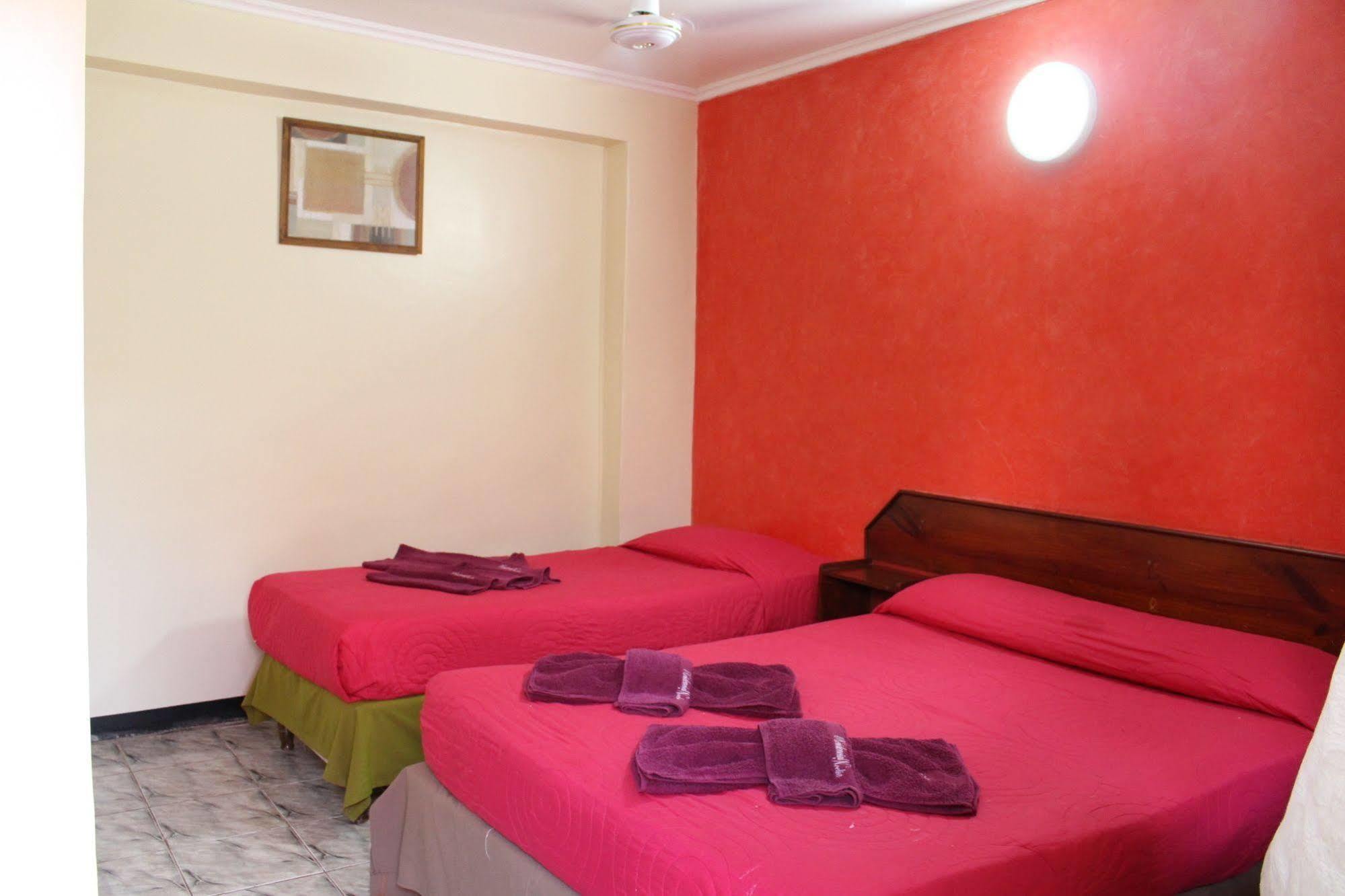 Residencial Noelia Hostel بويرتو إجوازو المظهر الخارجي الصورة