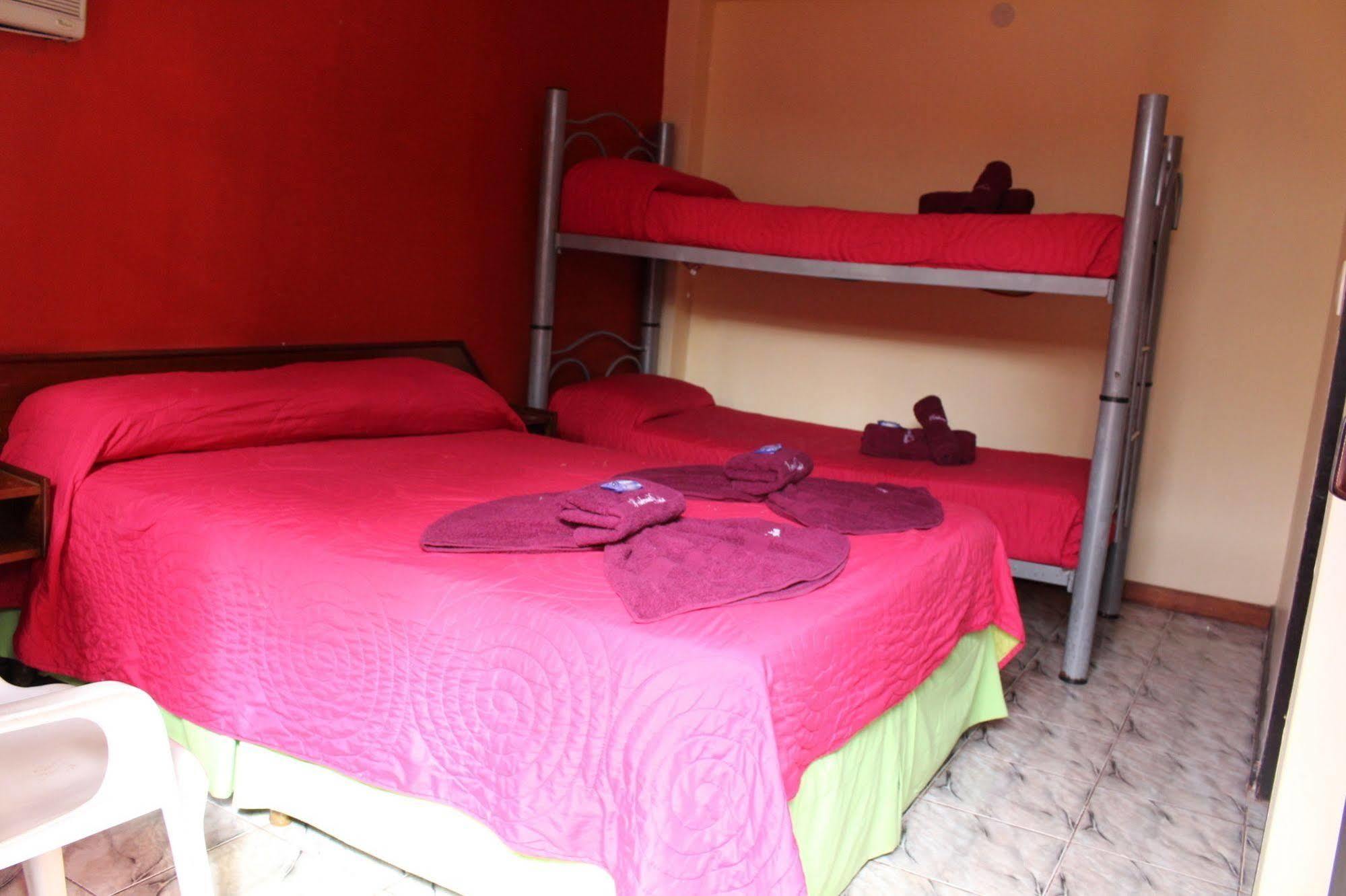 Residencial Noelia Hostel بويرتو إجوازو المظهر الخارجي الصورة