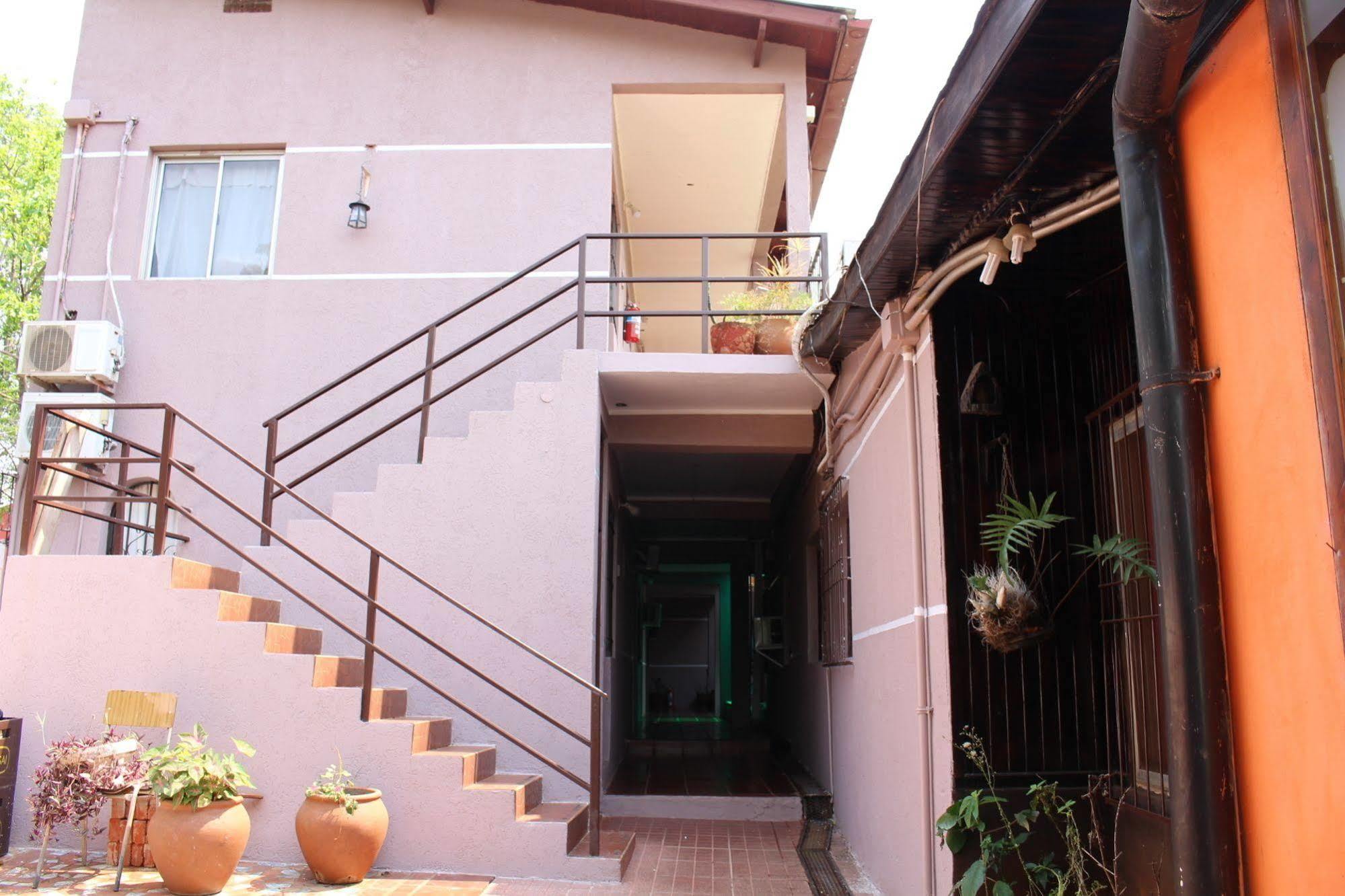 Residencial Noelia Hostel بويرتو إجوازو المظهر الخارجي الصورة