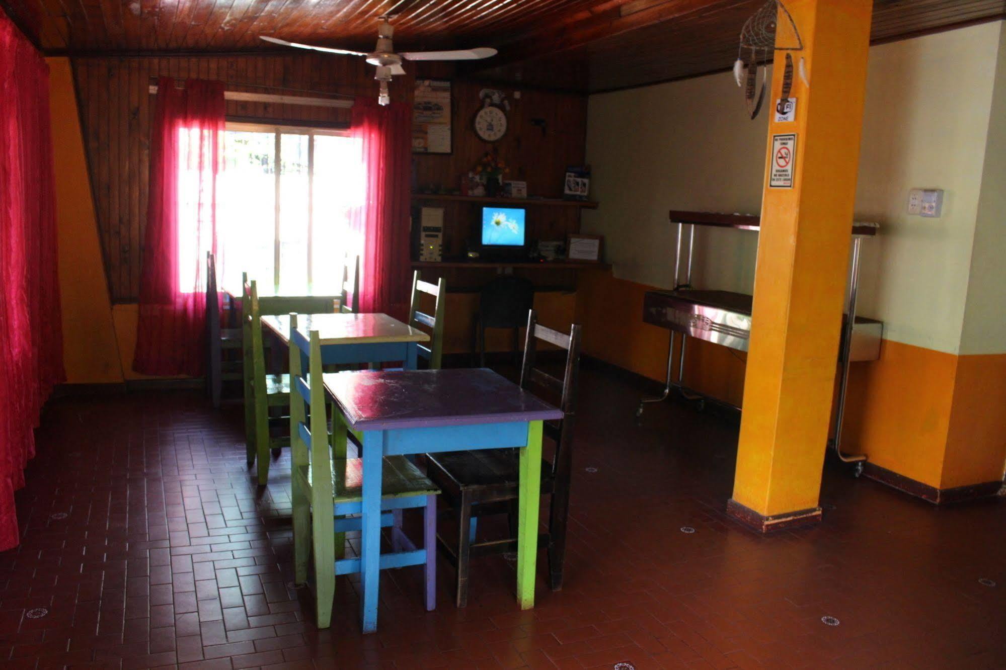 Residencial Noelia Hostel بويرتو إجوازو المظهر الخارجي الصورة