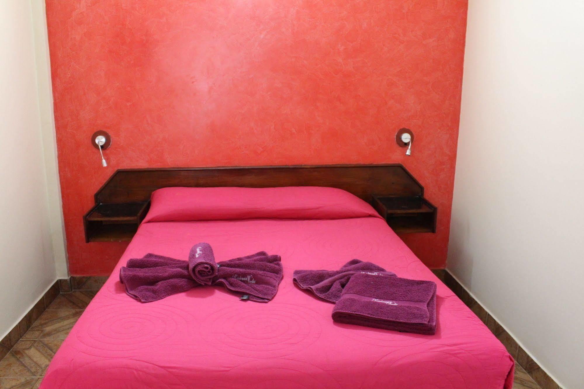 Residencial Noelia Hostel بويرتو إجوازو المظهر الخارجي الصورة