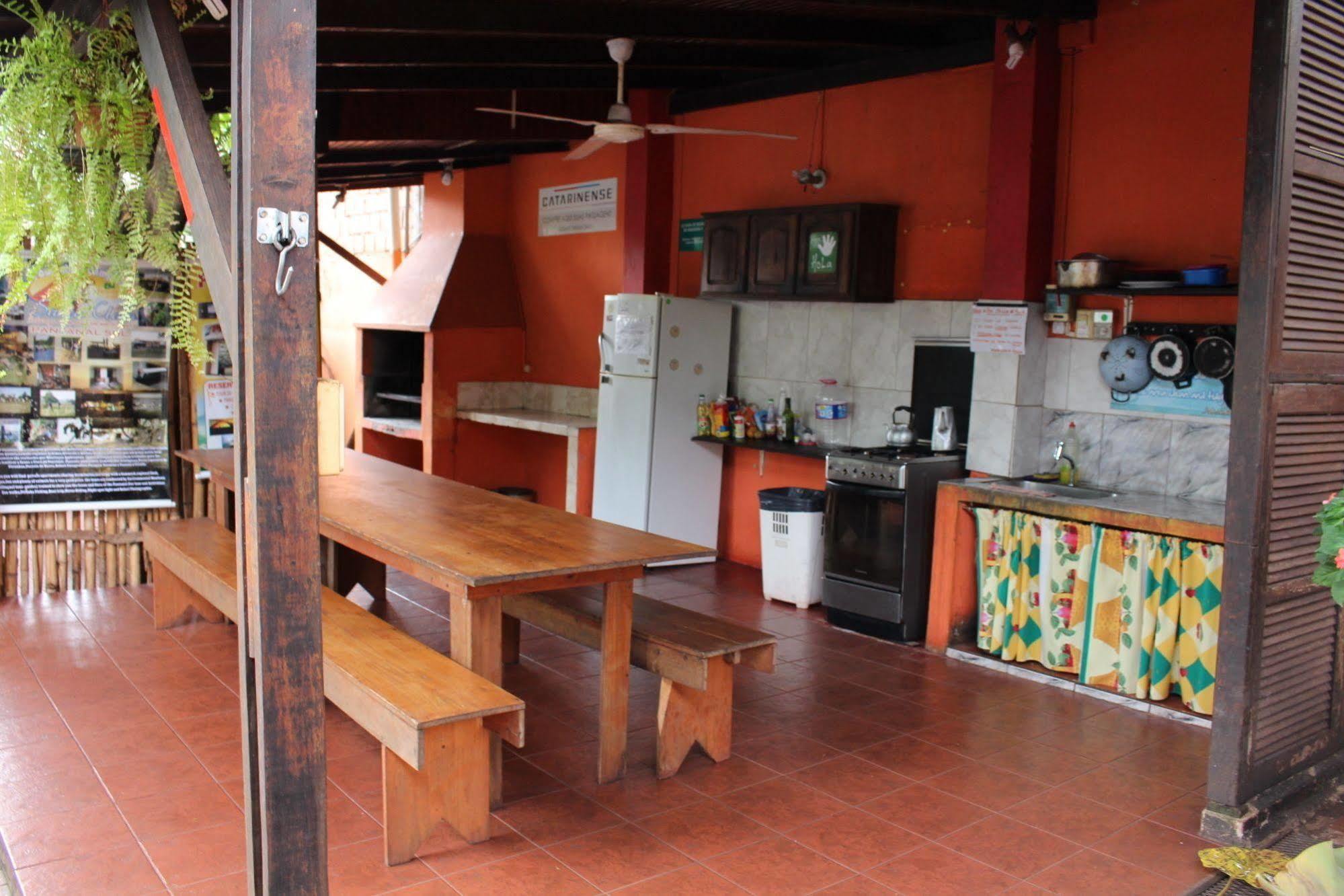Residencial Noelia Hostel بويرتو إجوازو المظهر الخارجي الصورة