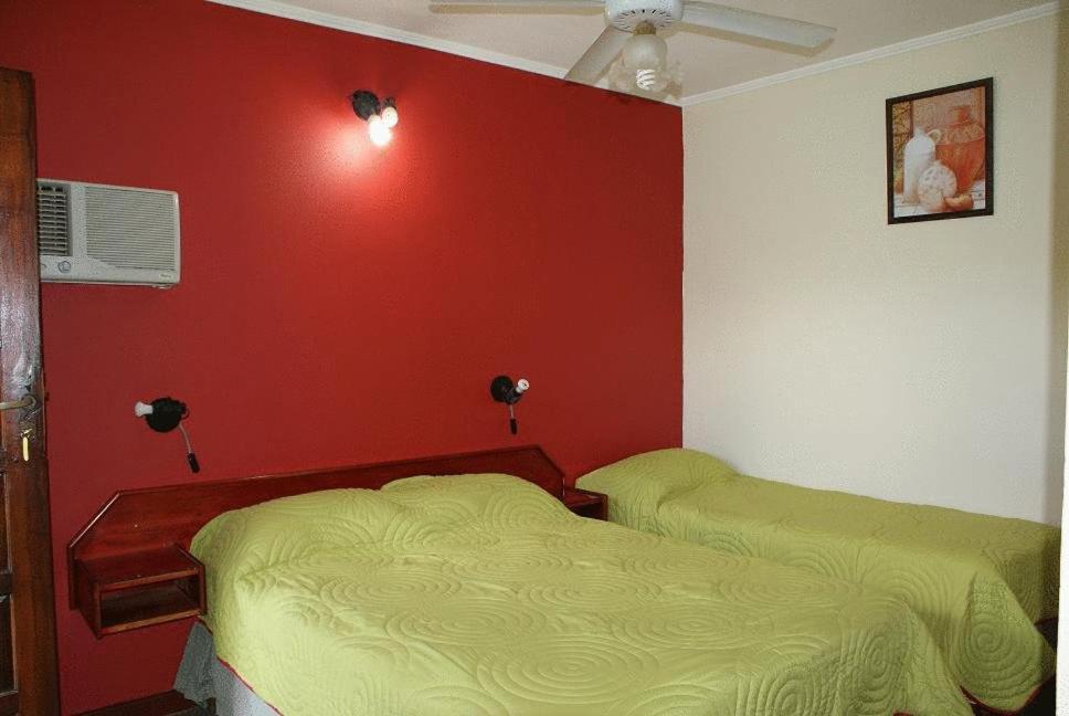 Residencial Noelia Hostel بويرتو إجوازو المظهر الخارجي الصورة