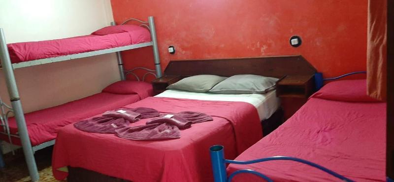 Residencial Noelia Hostel بويرتو إجوازو المظهر الخارجي الصورة